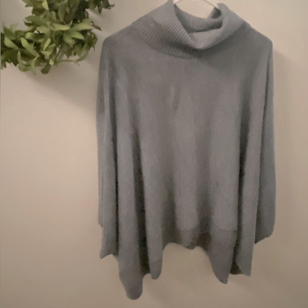 Sweater Poncho - Gray - One Size Fits All - Like New Condition